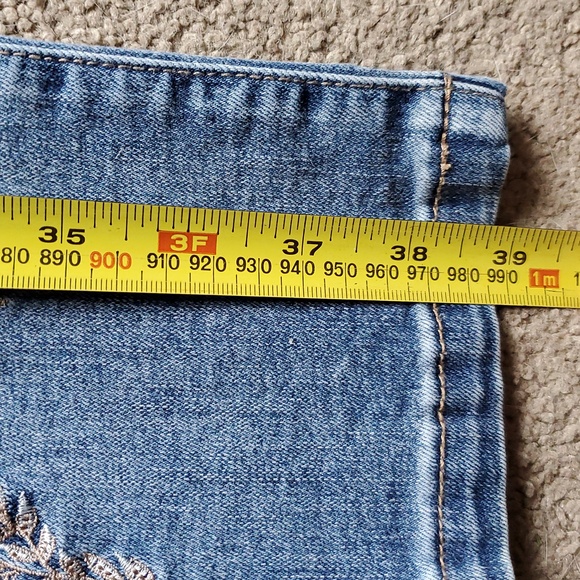 Tribal Women's Embroidered Boyfriend cut Skinny Medium Waist Jeans Size 4 - Picture 9 of 12
